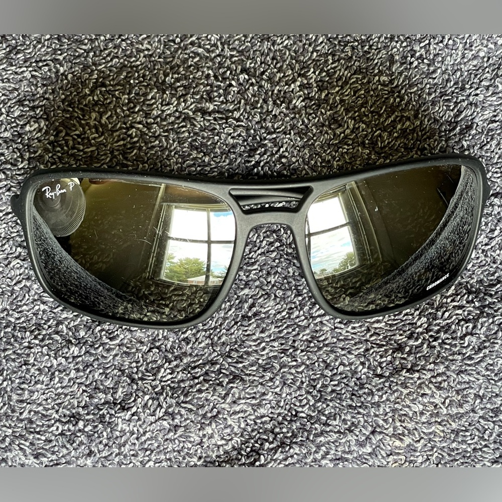 NWOT Ray-Ban polarized Chromance Sunglasses